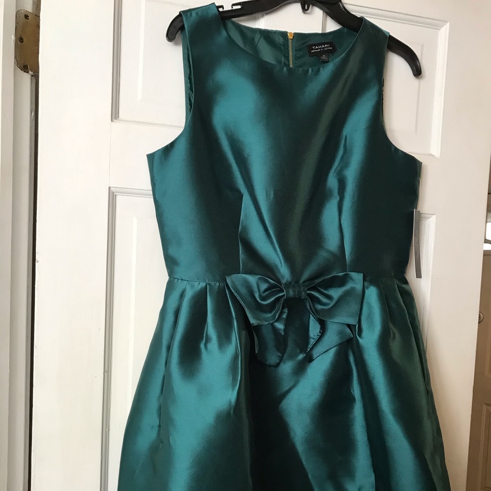 Tahari Emerald Green Cocktail Dress